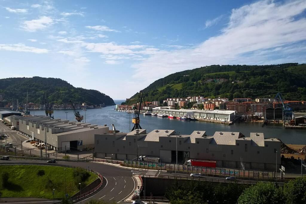 Apto con vistas a BAHÍA DE PASAJES, a 10 min del Festival de Cine de San Sebastián Lezo Esterno foto